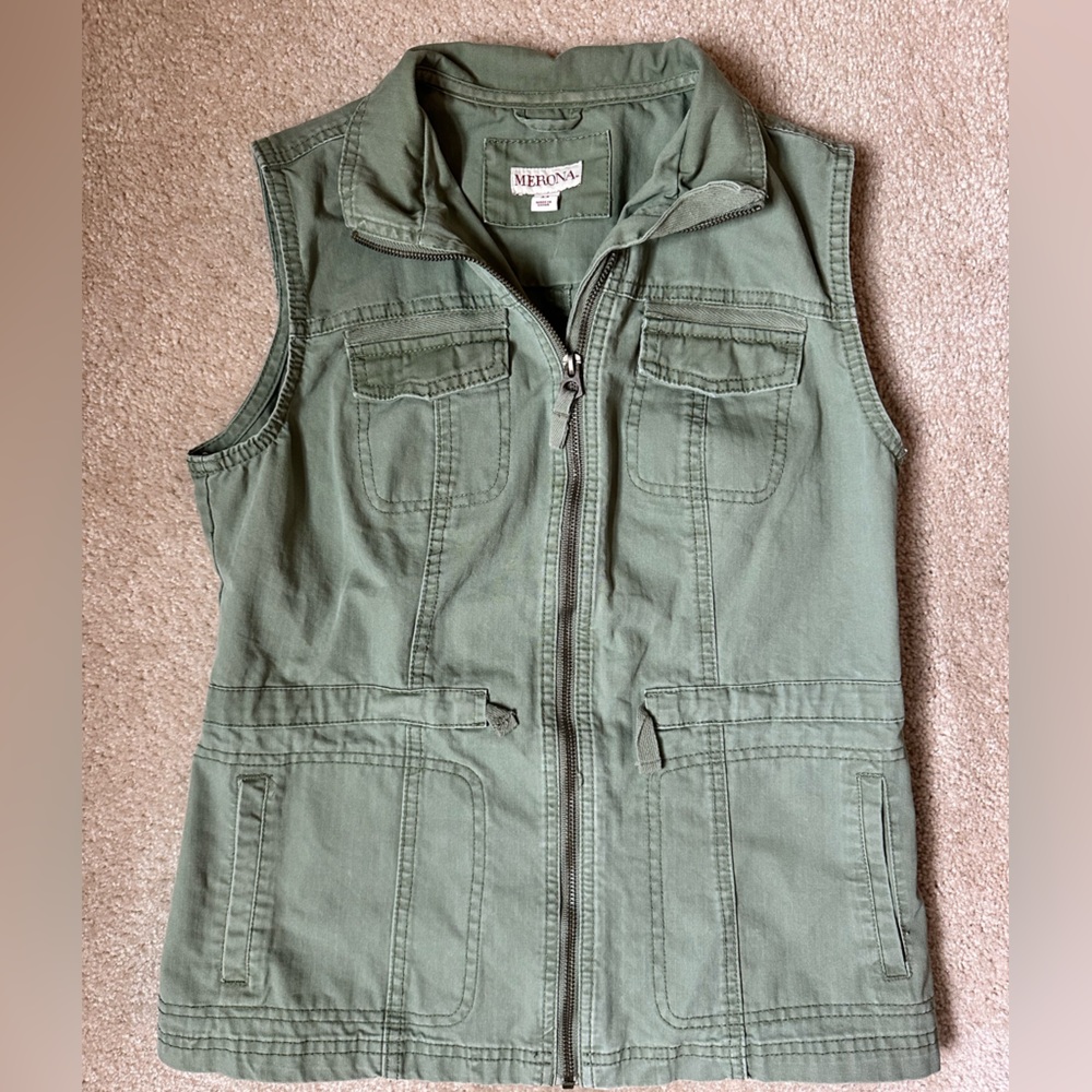 Merona army green vest. Size XS.